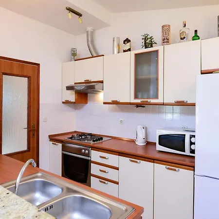 Apartamento 3-bedroom Nada In *