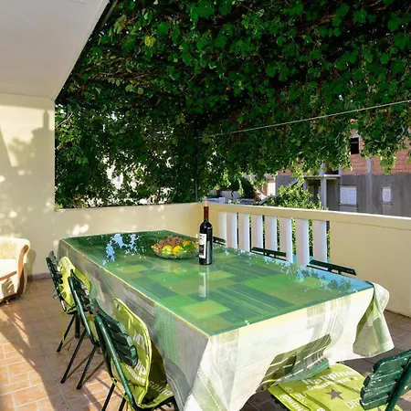 Apartamento 3-bedroom Nada In Orebić