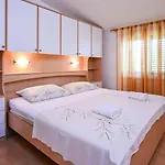 3-bedroom Nada In Apartment Orebic