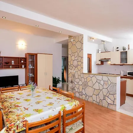 3-bedroom Nada In * Orebic
