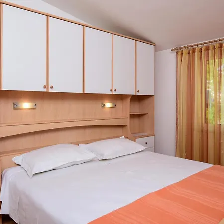 3-bedroom Nada In Orebic