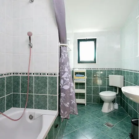 3-bedroom Nada In Apartment *