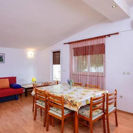 Apartment 3-bedroom Nada In