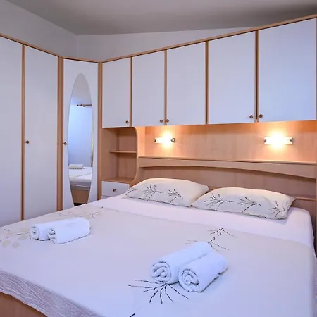 3-bedroom Nada In Orebic