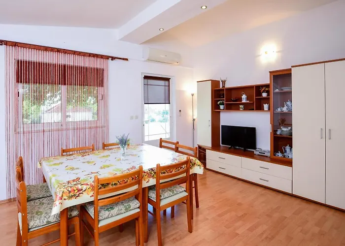 3-bedroom Nada In Orebić